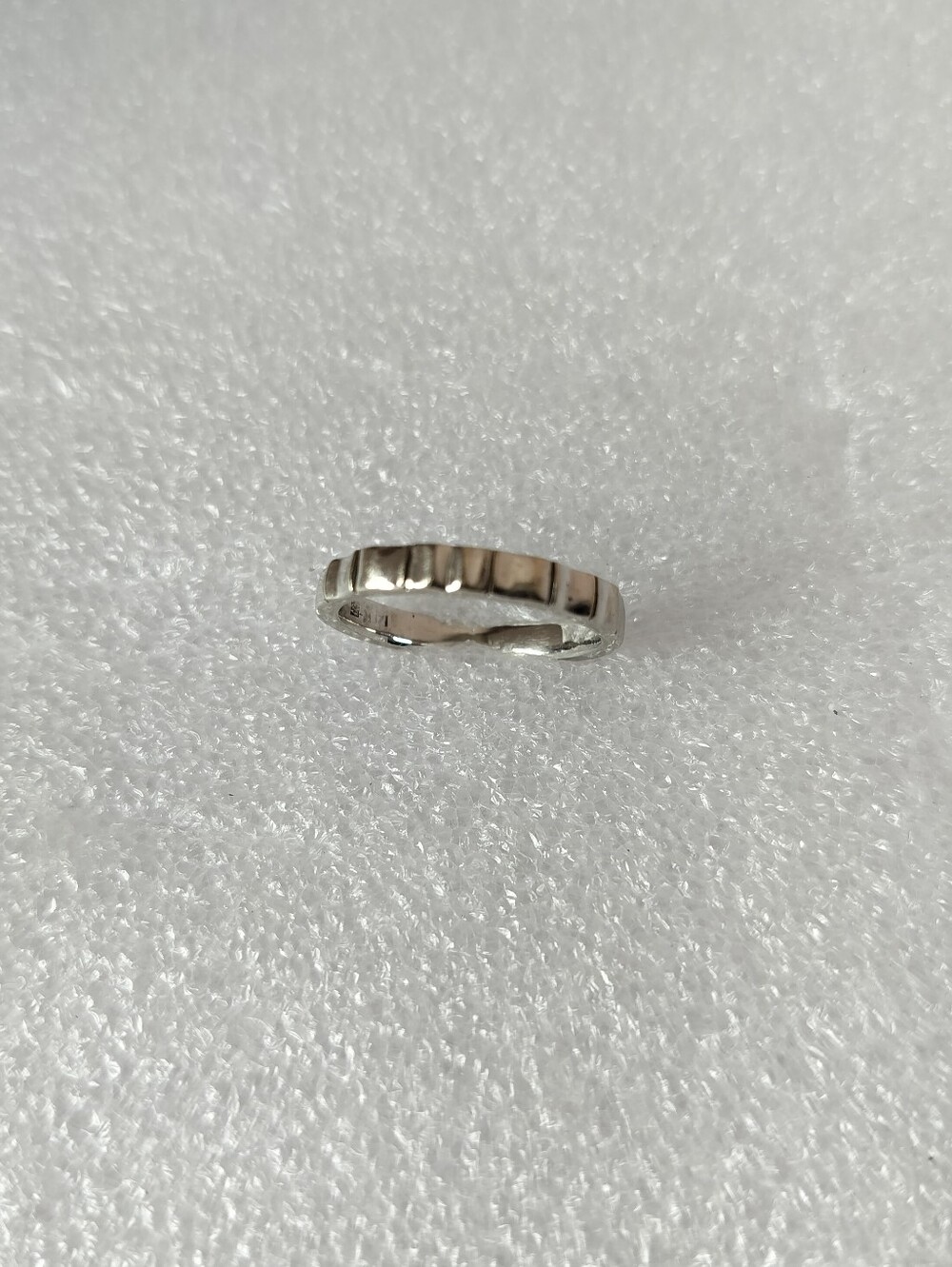 14K White Weddings Band Ring Size 5.5